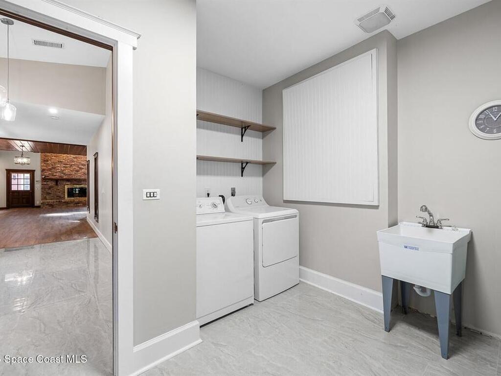 2195 S Courtenay Parkway, Merritt Island, FL 32952