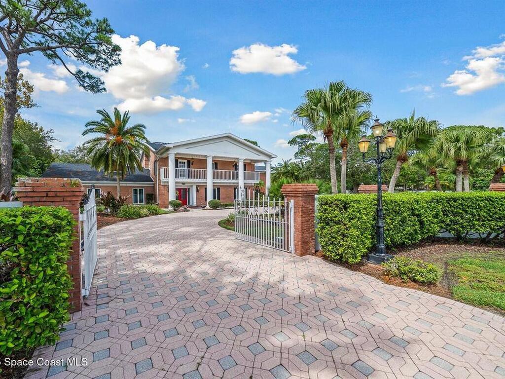 2195 S Courtenay Parkway, Merritt Island, FL 32952