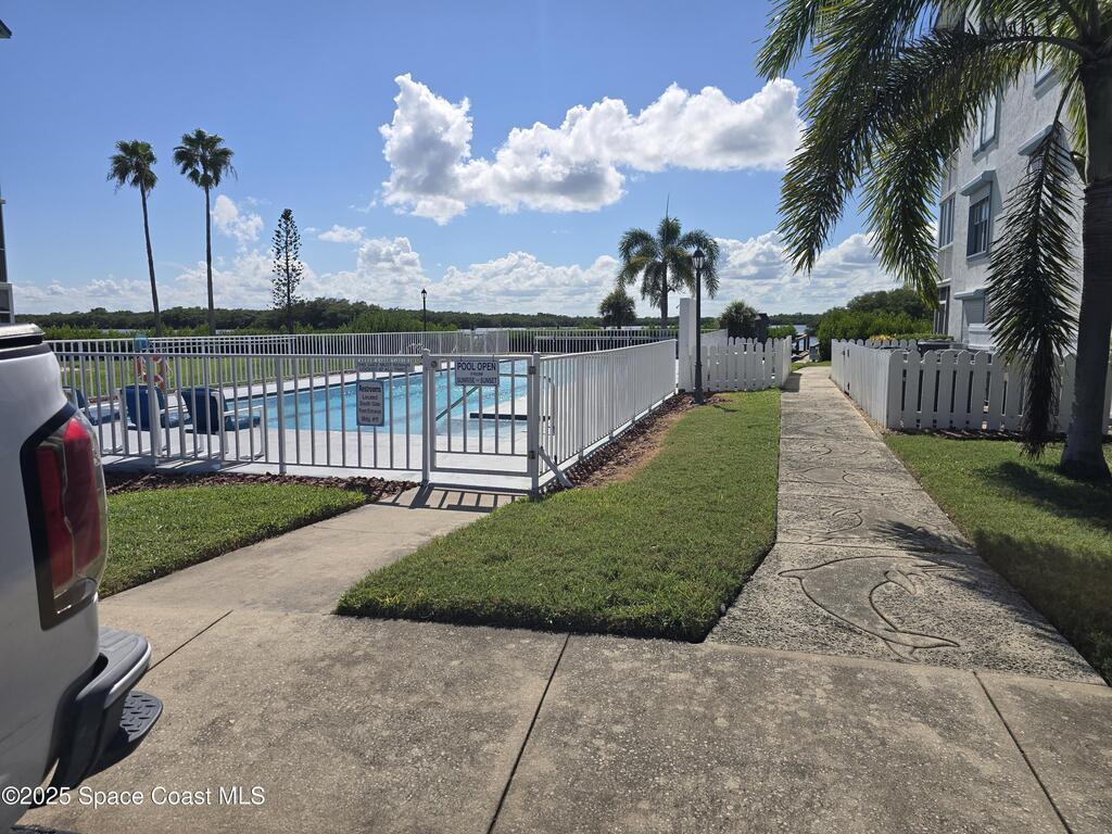 580 S Brevard Avenue, Cocoa Beach, FL 32931