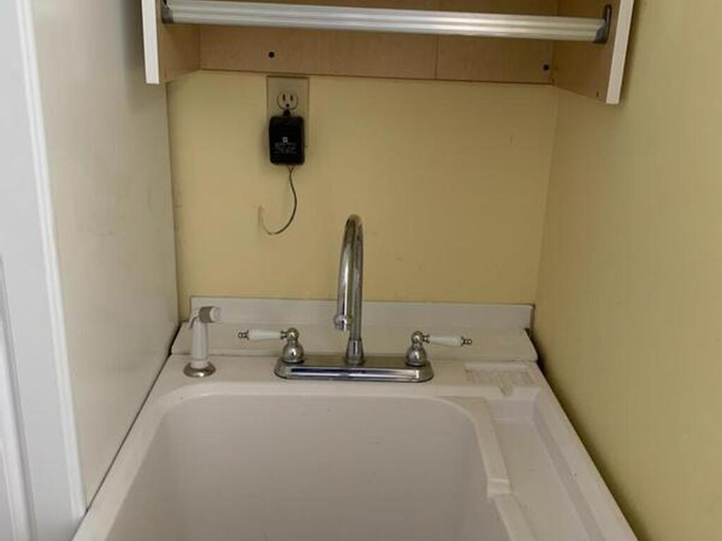 580 S Brevard Avenue, Cocoa Beach, FL 32931