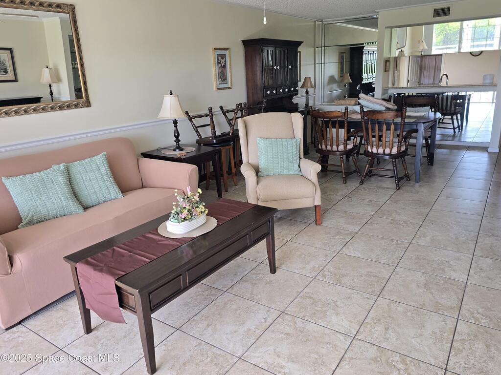 580 S Brevard Avenue, Cocoa Beach, FL 32931