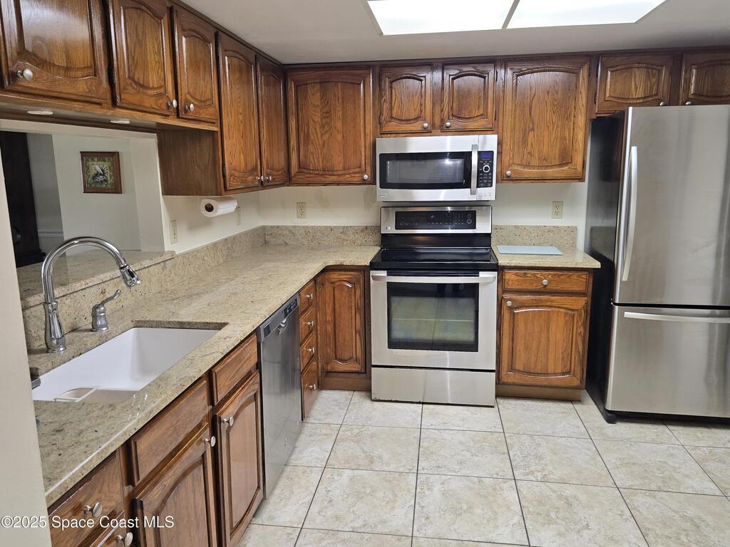 580 S Brevard Avenue, Cocoa Beach, FL 32931