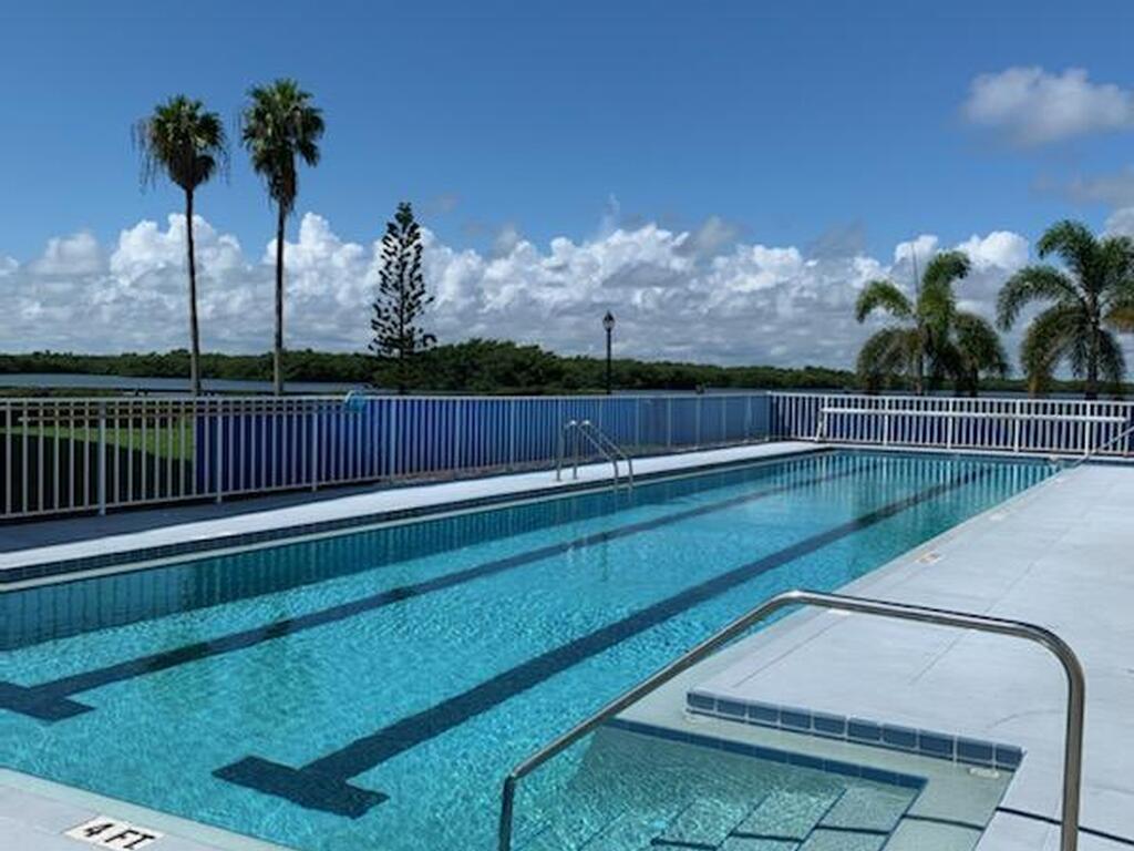 580 S Brevard Avenue, Cocoa Beach, FL 32931