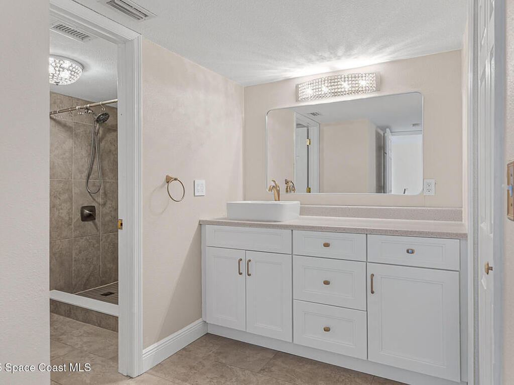 305 Tangle Run Boulevard, Suntree, FL 32940