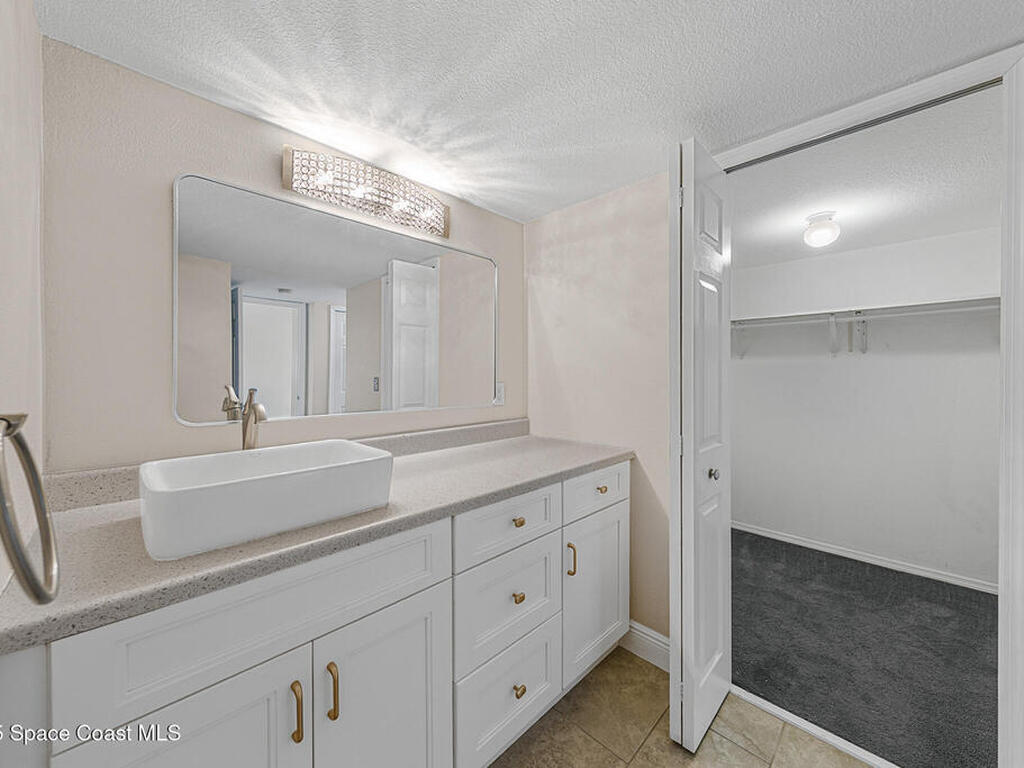 305 Tangle Run Boulevard, Suntree, FL 32940