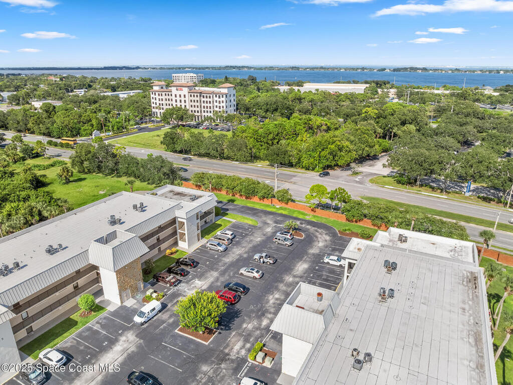 305 Tangle Run Boulevard, Suntree, FL 32940