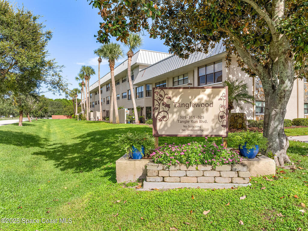 305 Tangle Run Boulevard, Suntree, FL 32940