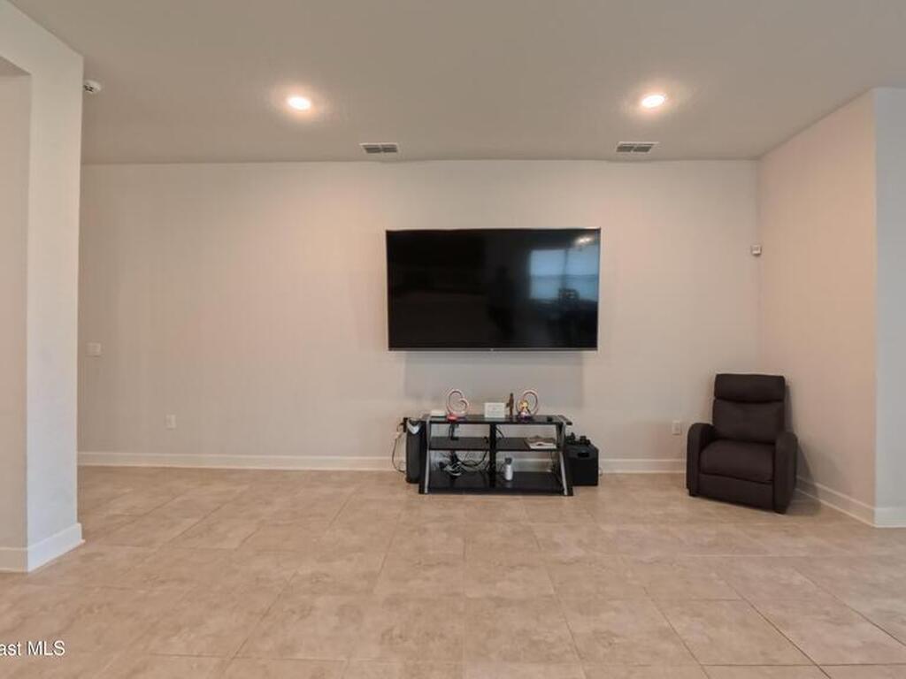 499 Meadow Pointe Drive, Haines City, FL 33844