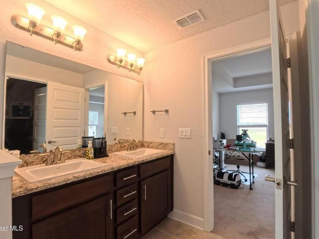 499 Meadow Pointe Drive, Haines City, FL 33844