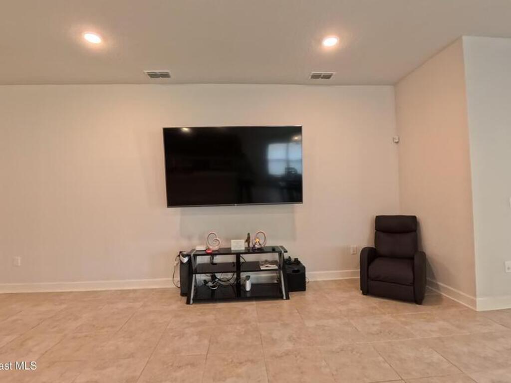 499 Meadow Pointe Drive, Haines City, FL 33844