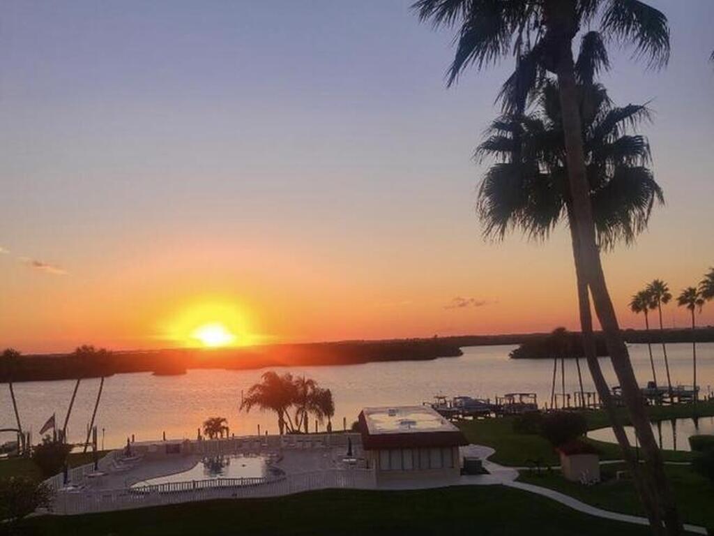 760 S Brevard Avenue, Cocoa Beach, FL 32931