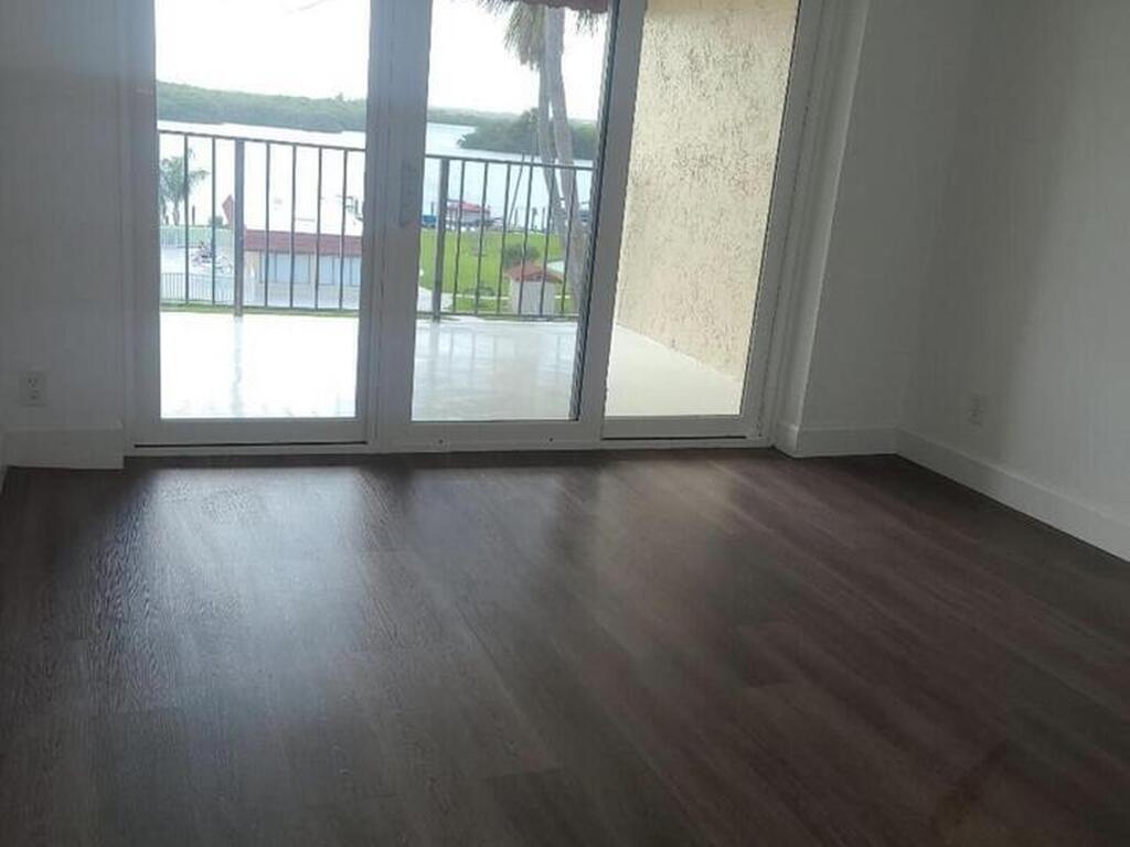 760 S Brevard Avenue, Cocoa Beach, FL 32931