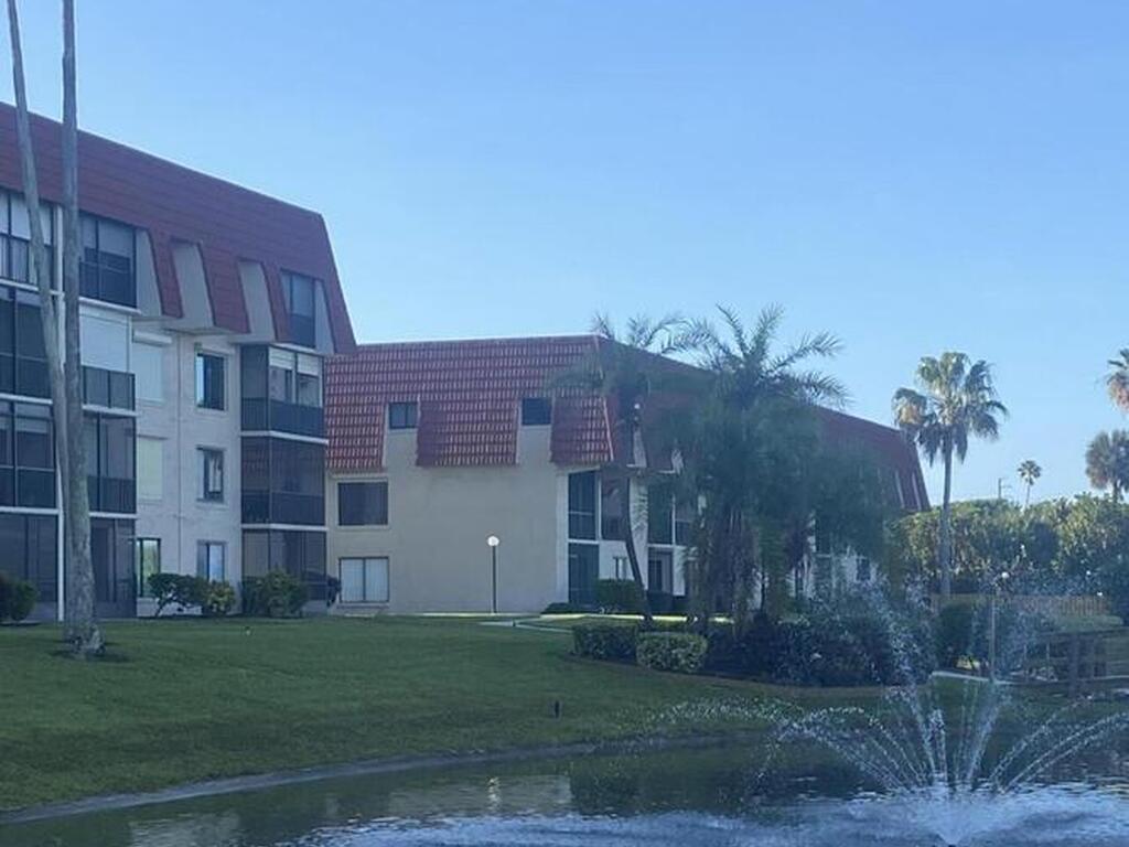 760 S Brevard Avenue, Cocoa Beach, FL 32931