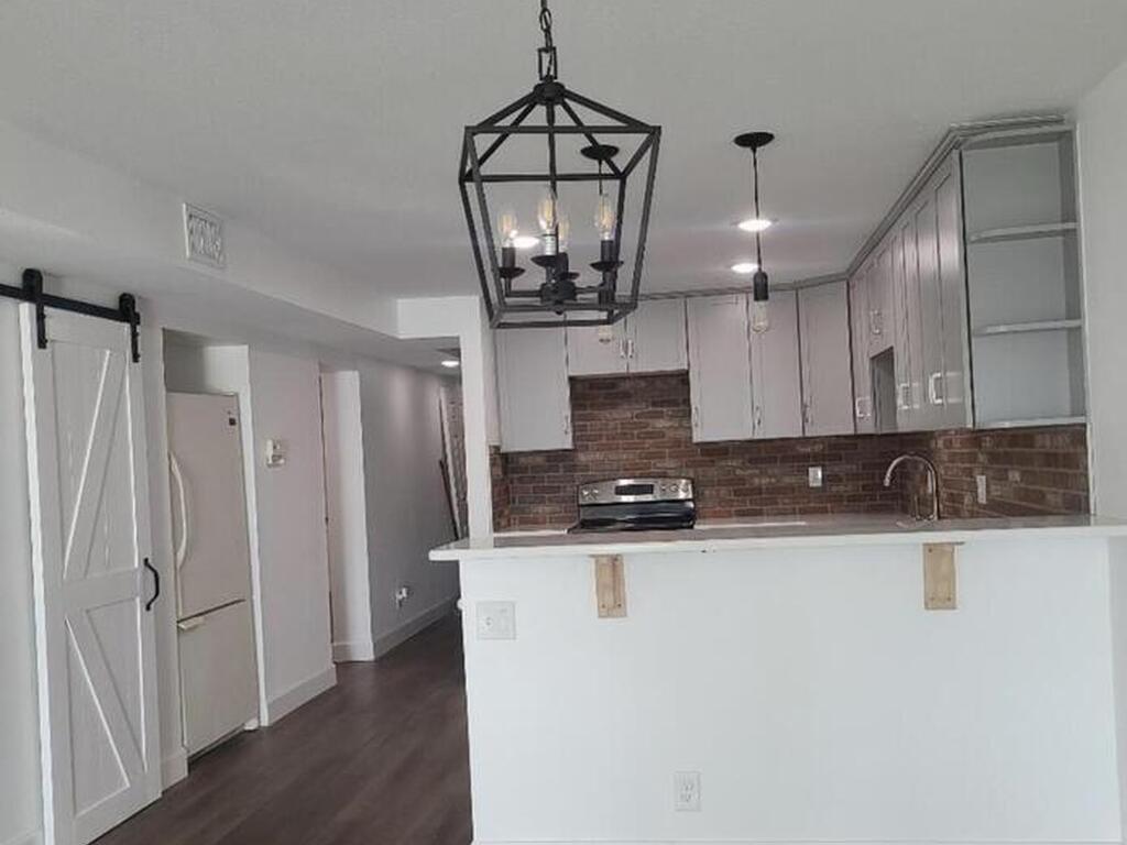 760 S Brevard Avenue, Cocoa Beach, FL 32931