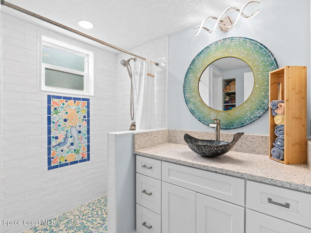 25 Vip Island, Grant-Valkaria, FL 32949