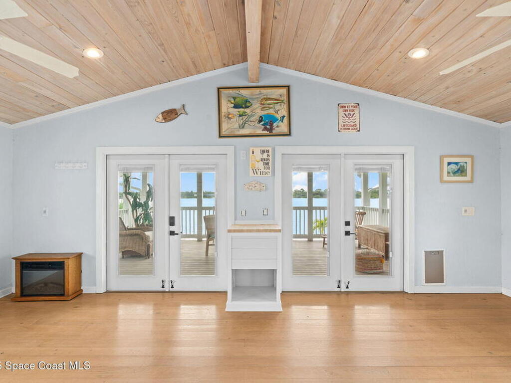 25 Vip Island, Grant-Valkaria, FL 32949