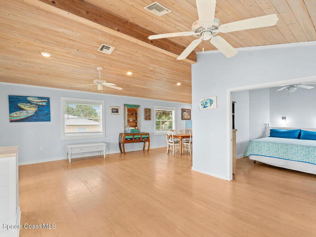 25 Vip Island, Grant-Valkaria, FL 32949