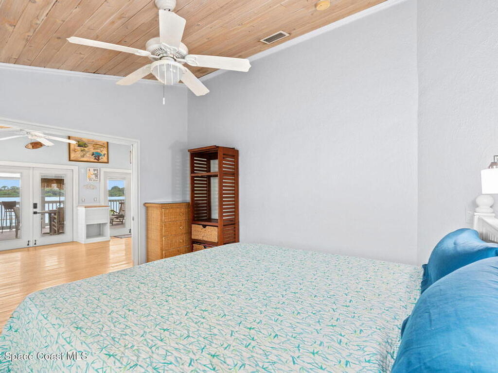 25 Vip Island, Grant-Valkaria, FL 32949