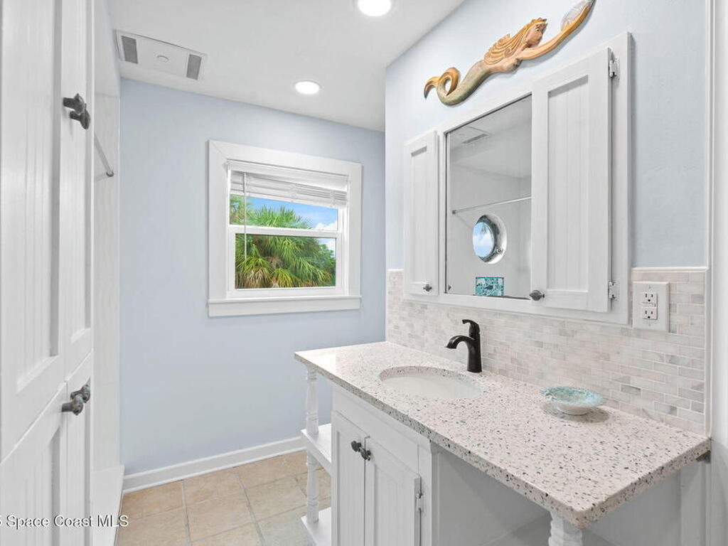 25 Vip Island, Grant-Valkaria, FL 32949