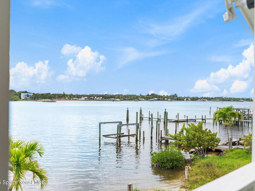 25 Vip Island, Grant-Valkaria, FL 32949
