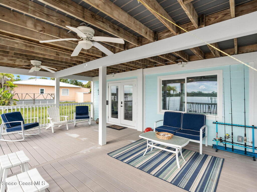 25 Vip Island, Grant-Valkaria, FL 32949