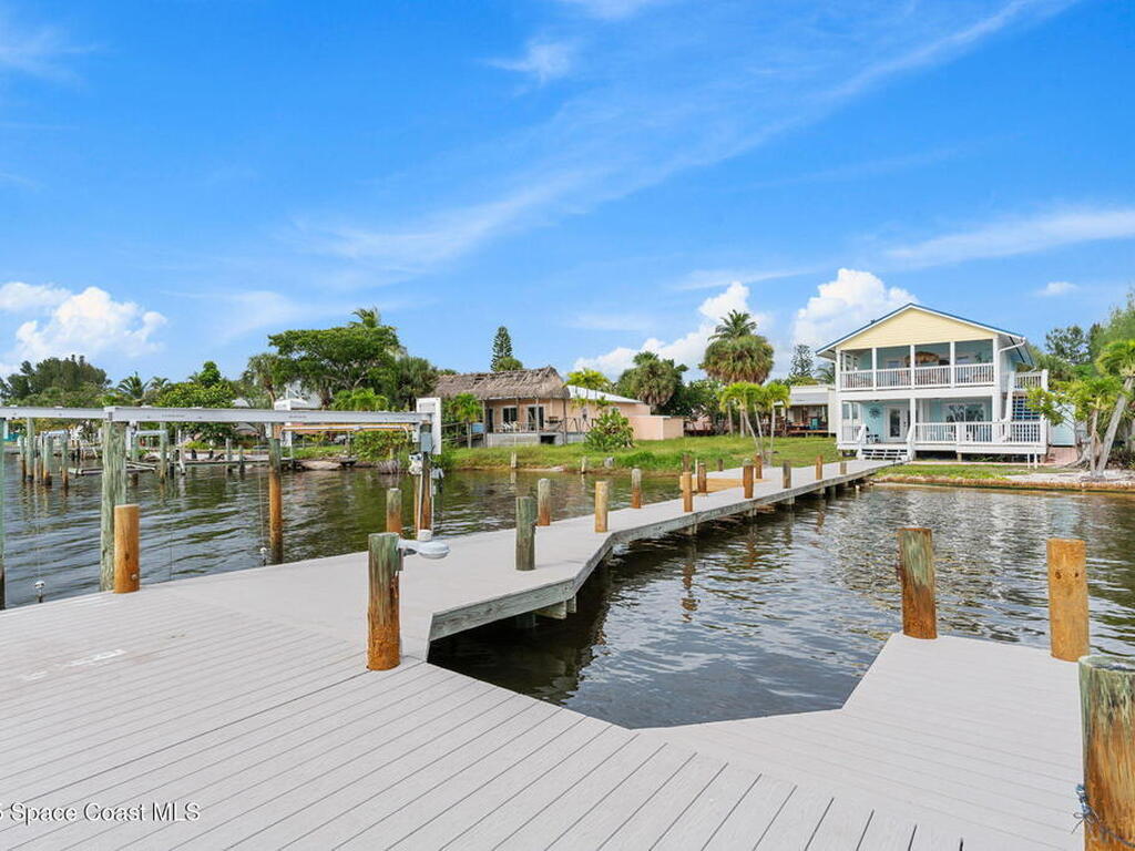 25 Vip Island, Grant-Valkaria, FL 32949