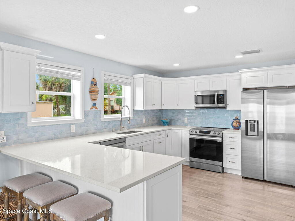 25 Vip Island, Grant-Valkaria, FL 32949