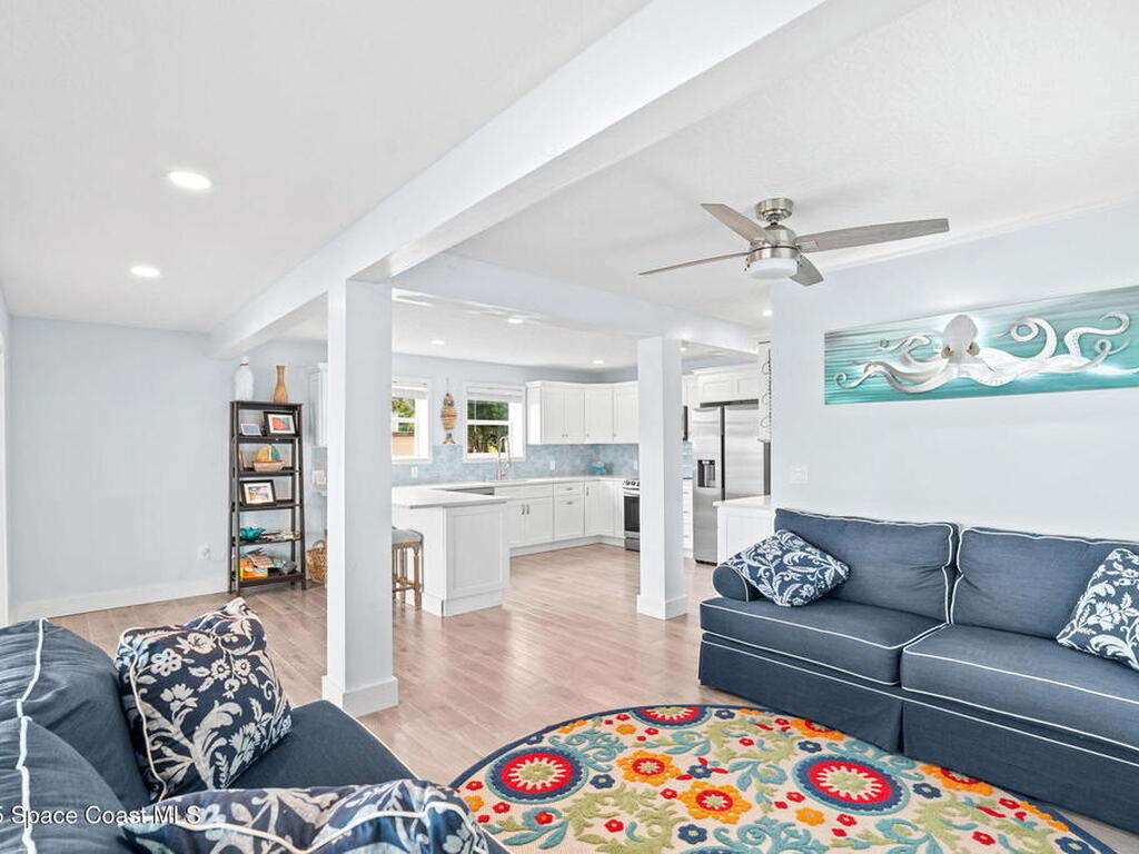 25 Vip Island, Grant-Valkaria, FL 32949