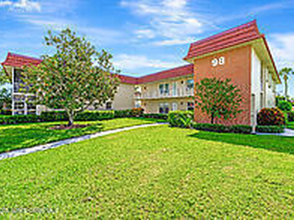 98 Spring Lake Drive, Vero Beach, FL 32962