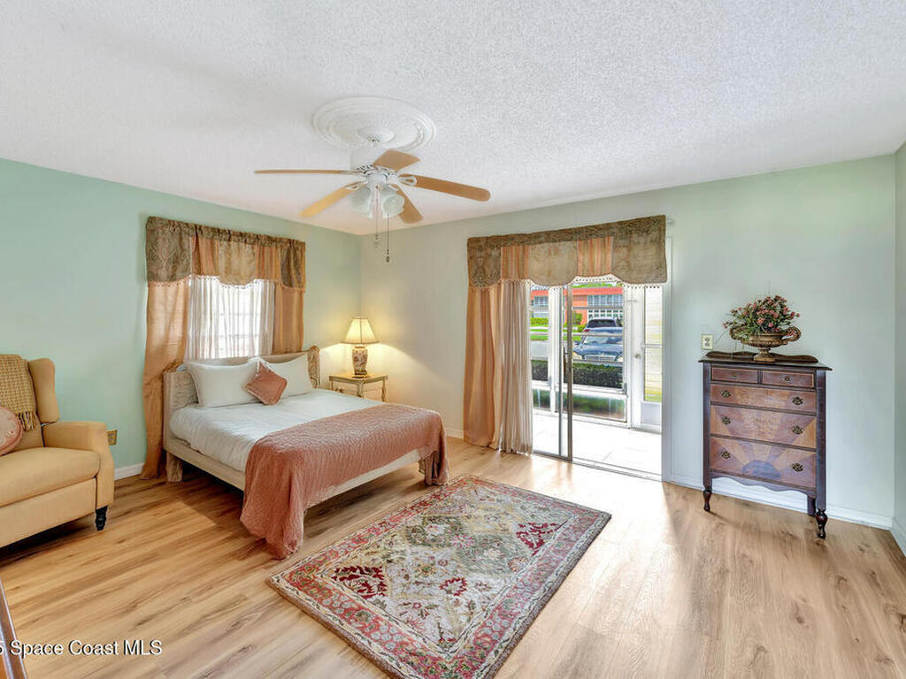 98 Spring Lake Drive, Vero Beach, FL 32962