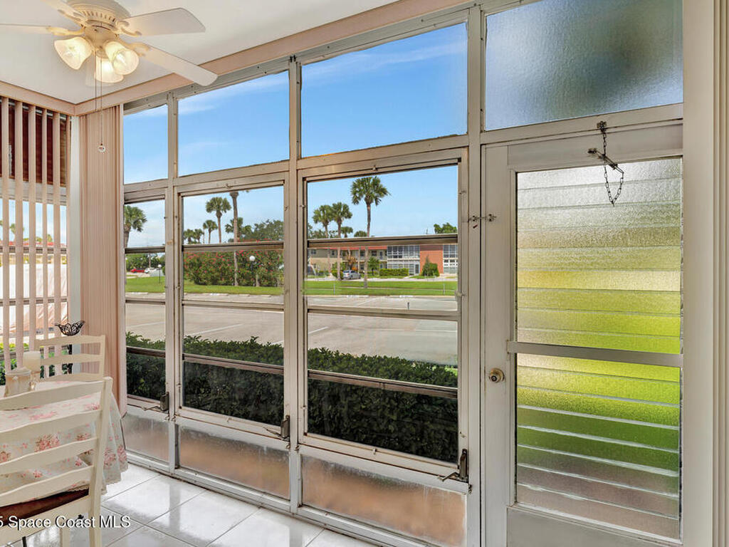 98 Spring Lake Drive, Vero Beach, FL 32962