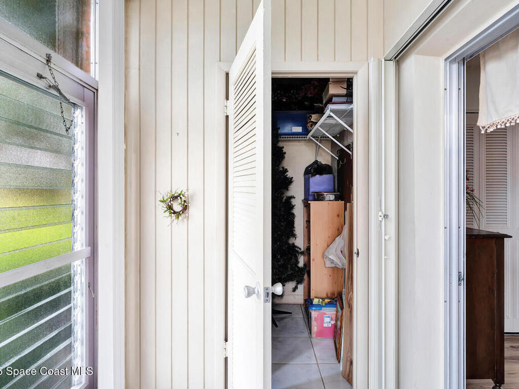 98 Spring Lake Drive, Vero Beach, FL 32962