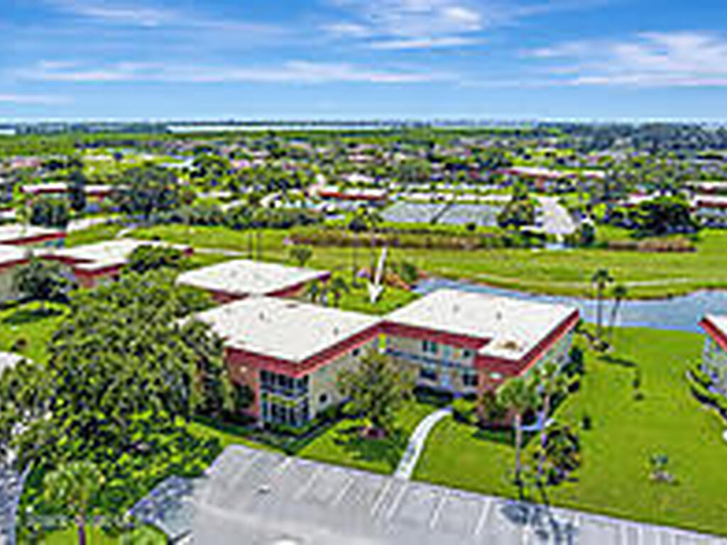 98 Spring Lake Drive, Vero Beach, FL 32962