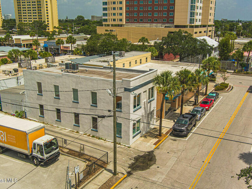 2006 Vernon Place, Melbourne, FL 32901