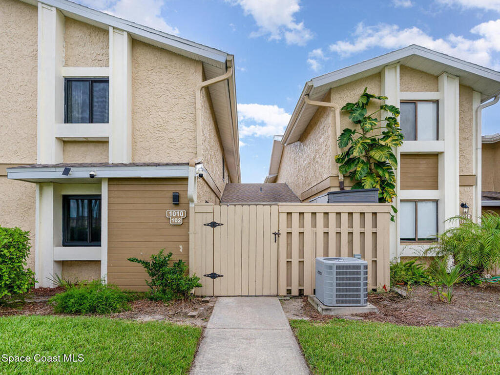 1010 Abada Court, Palm Bay, FL 32905