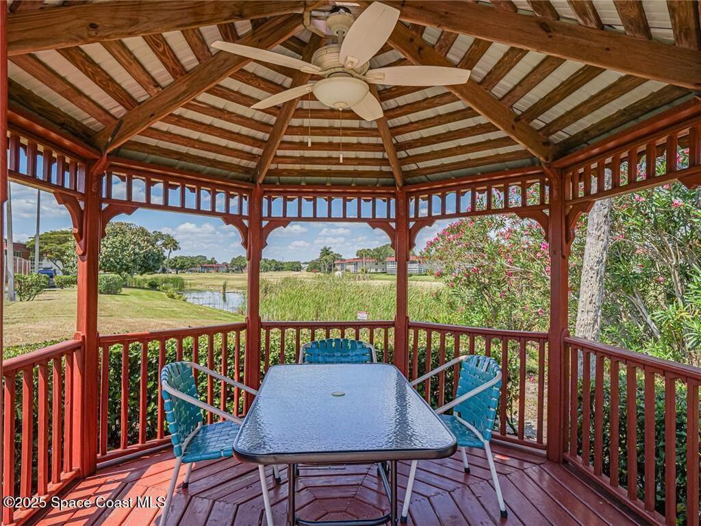 111 Springlake Court, Vero Beach, FL 32962