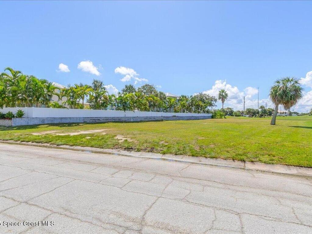 10 Fairway Drive, Cocoa Beach, FL 32931