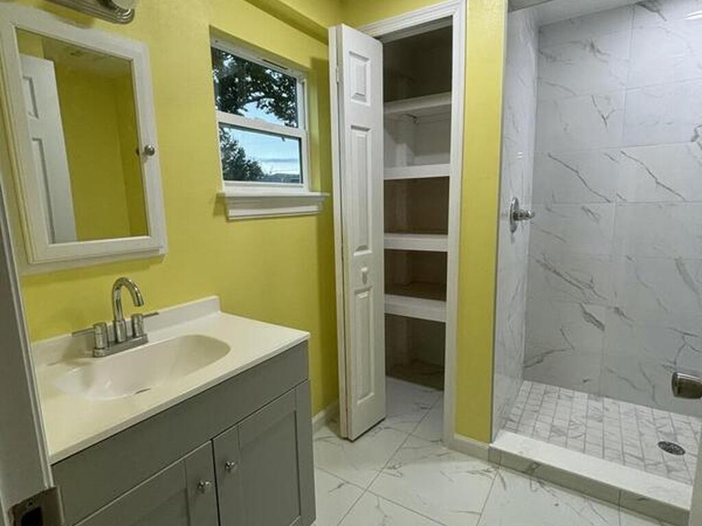 2660 Pine Street, Palm Bay, FL 32905