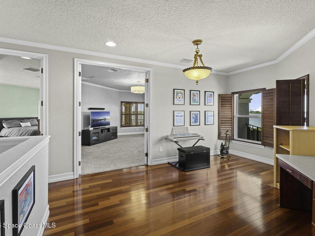 327 Lansing Island Drive, Indian Harbour Beach, FL 32937