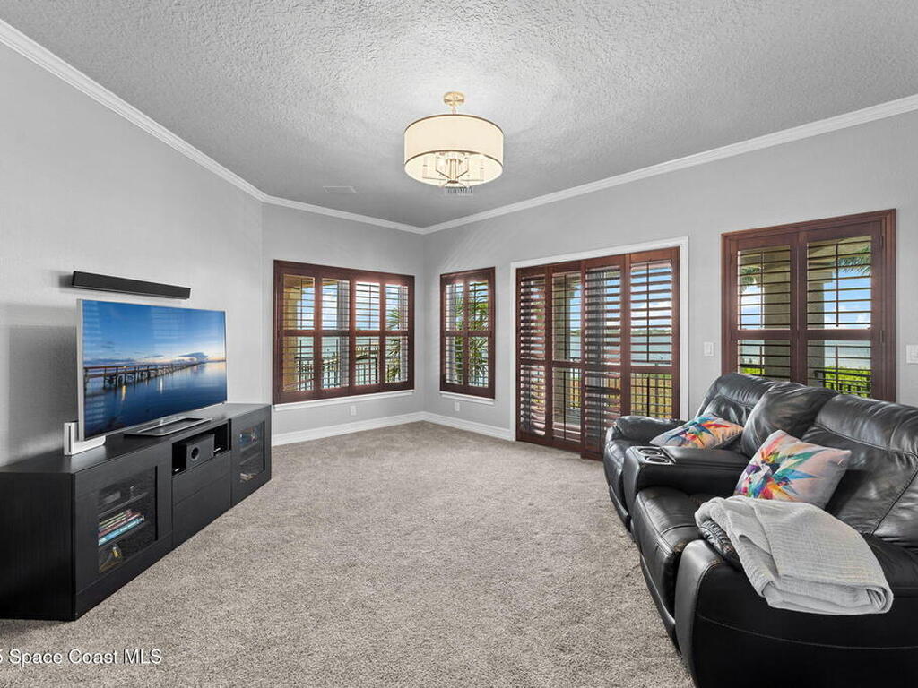 327 Lansing Island Drive, Indian Harbour Beach, FL 32937