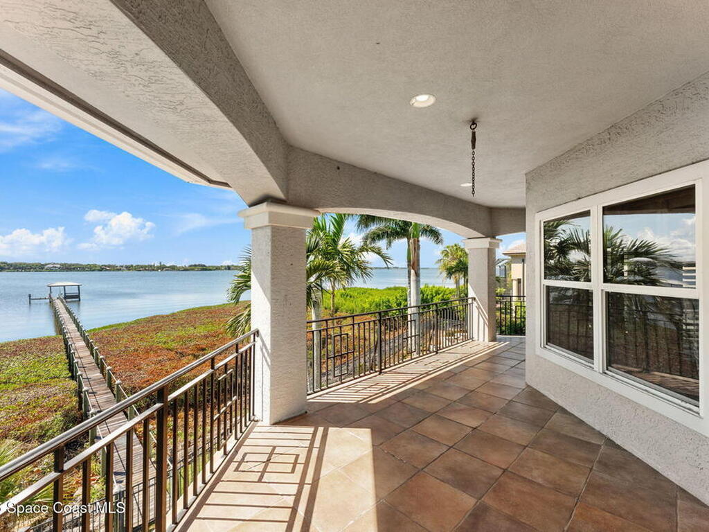 327 Lansing Island Drive, Indian Harbour Beach, FL 32937