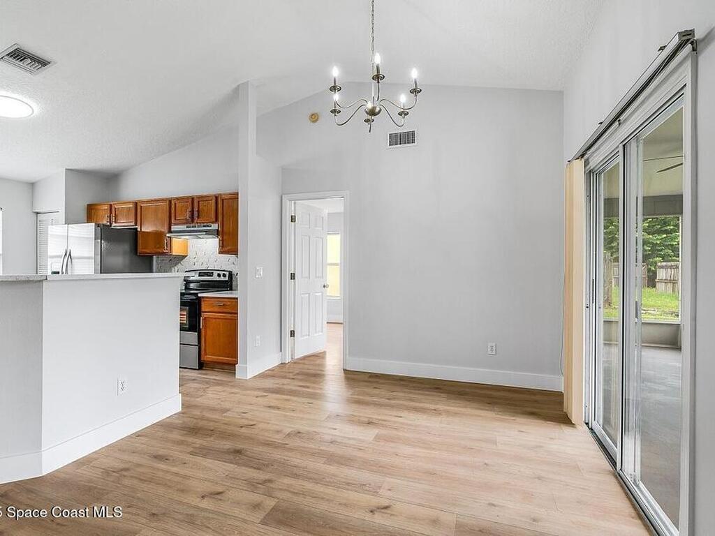 1118 9th Square, Vero Beach, FL 32960