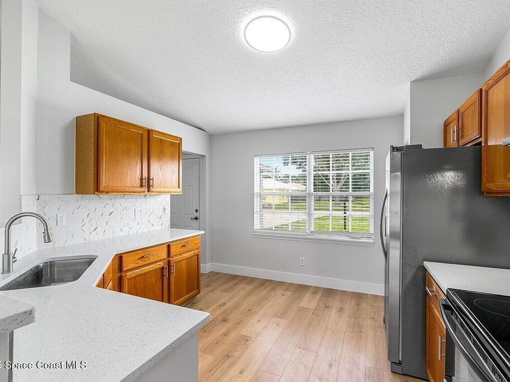 1118 9th Square, Vero Beach, FL 32960