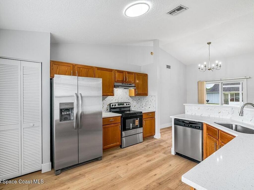 1118 9th Square, Vero Beach, FL 32960