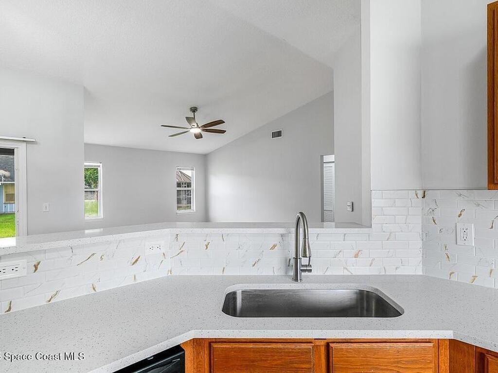 1118 9th Square, Vero Beach, FL 32960