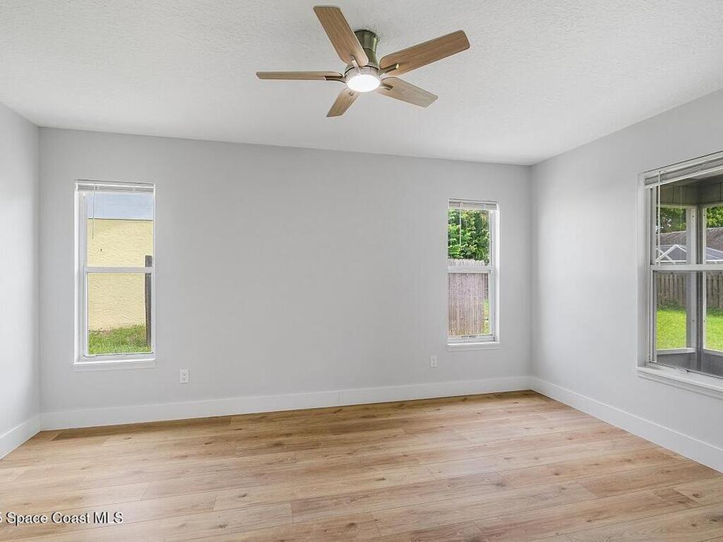 1118 9th Square, Vero Beach, FL 32960