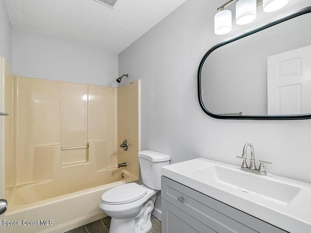 1118 9th Square, Vero Beach, FL 32960