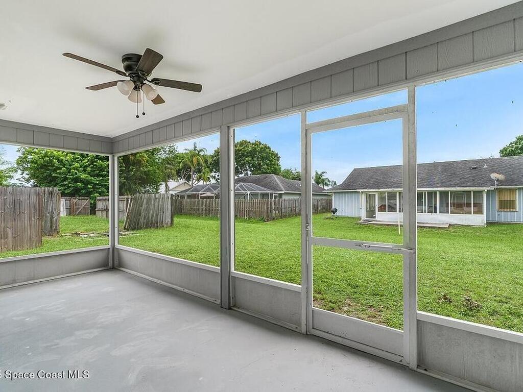 1118 9th Square, Vero Beach, FL 32960