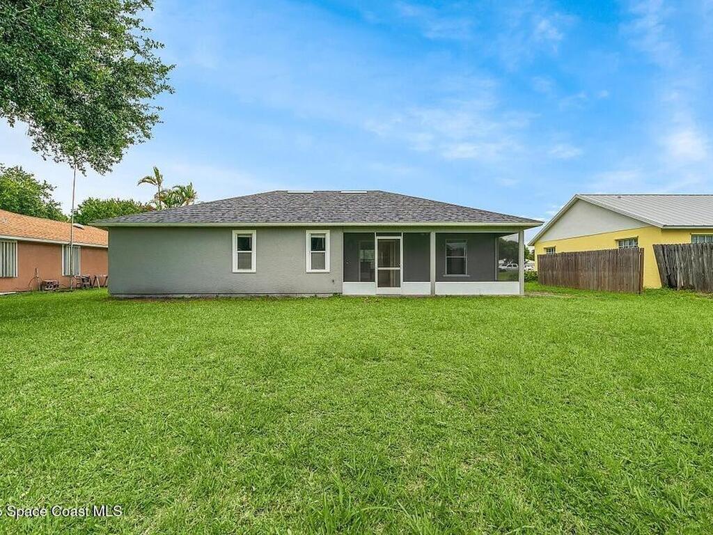 1118 9th Square, Vero Beach, FL 32960