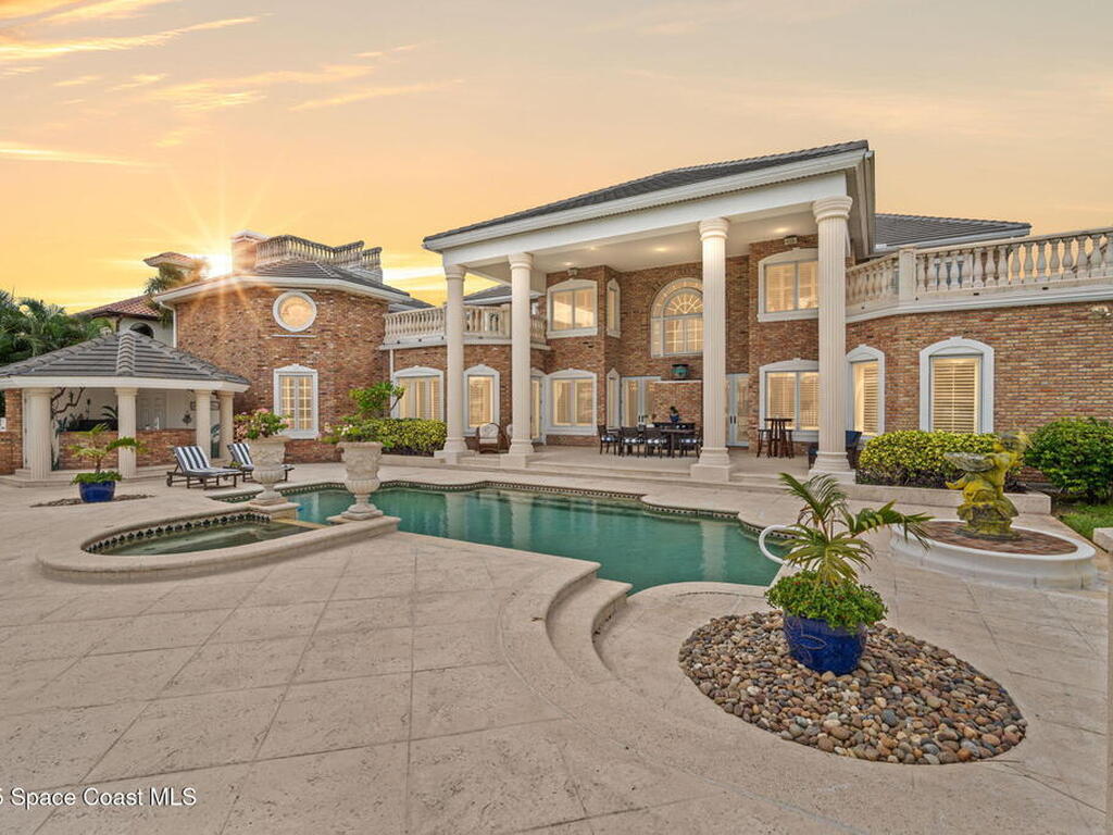 142 Lansing Island Drive, Indian Harbour Beach, FL 32937